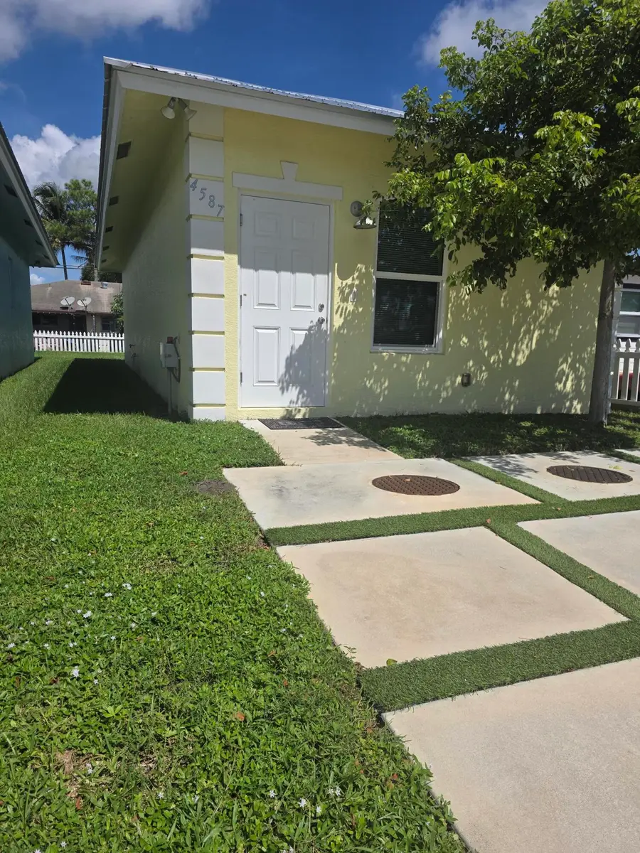 4587 Cambridge Street, Kenwood Estates, FL 33463 - #2