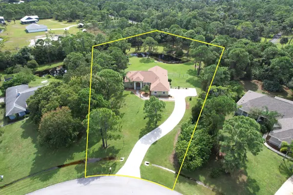 4572 Hunters Run Circle, Grant Valkaria, FL 32949