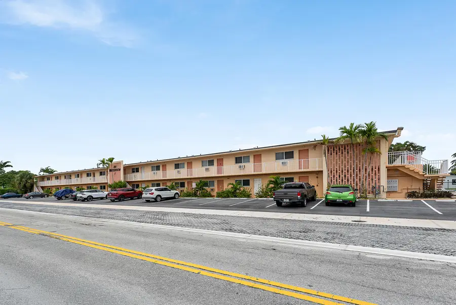 301 E Mcnab Road #113, Pompano Beach, FL 33060 - #2