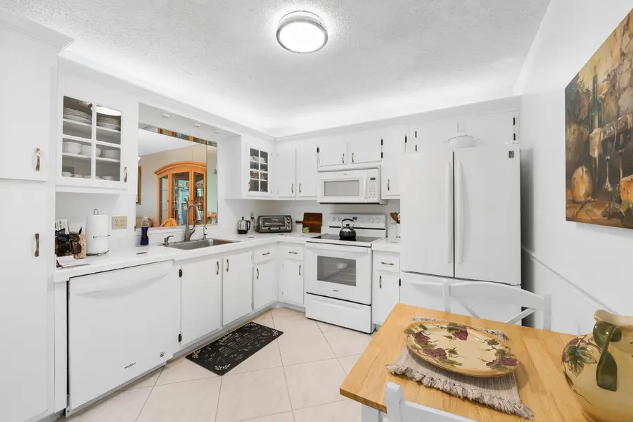 9095 Flynn Circle #2, Boca Raton, FL 33496 - #3