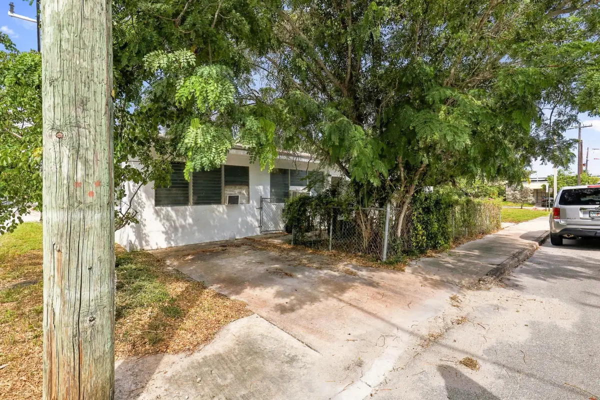 1208 3rd Avenue S, Lake Worth Beach, FL 33460 - #1