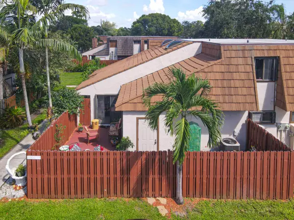 4155 Palm Bay Circle #C, West Palm Beach, FL 33406