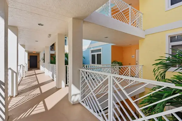 309 E Ocean Avenue #202, Lantana, FL 33462