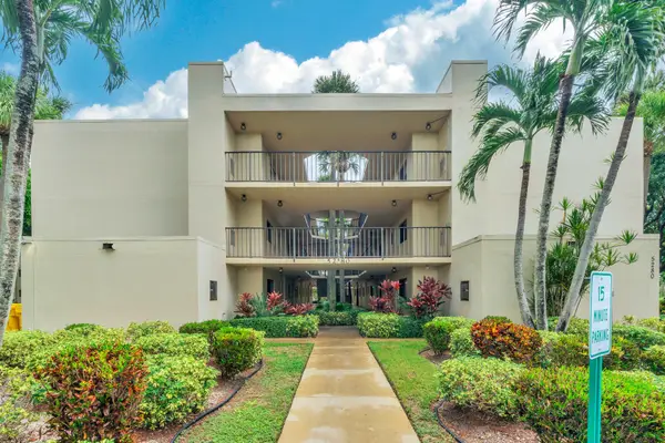 5280 Las Verdes Circle #320, Delray Beach, FL 33484