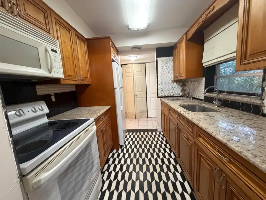 11 Golfs Edge A, West Palm Beach, FL 33417 - #2