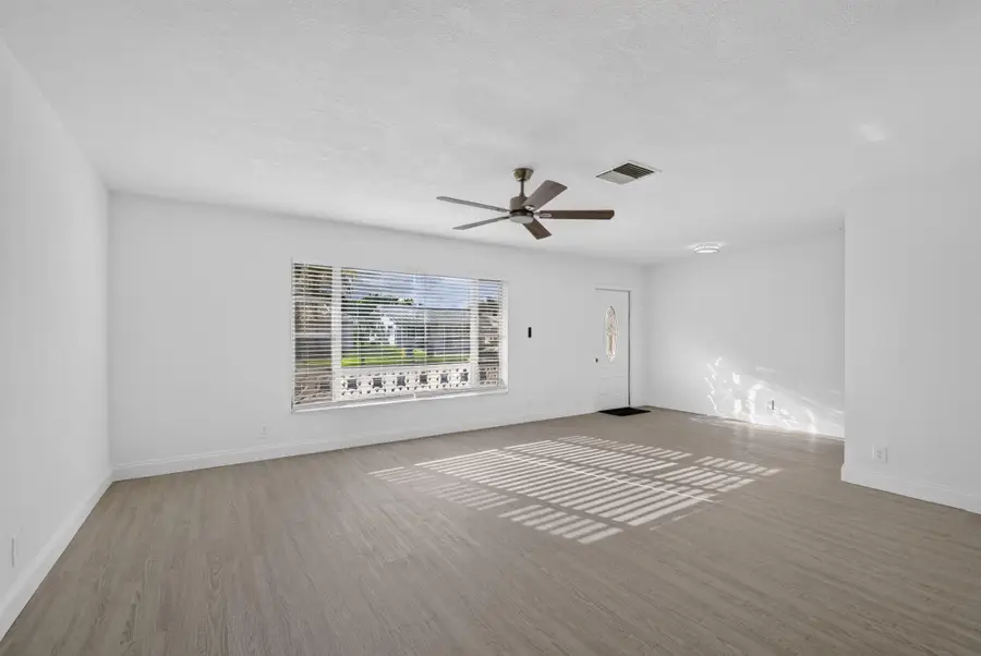 7422 NW 70th Avenue, Tamarac, FL 33321 - #3