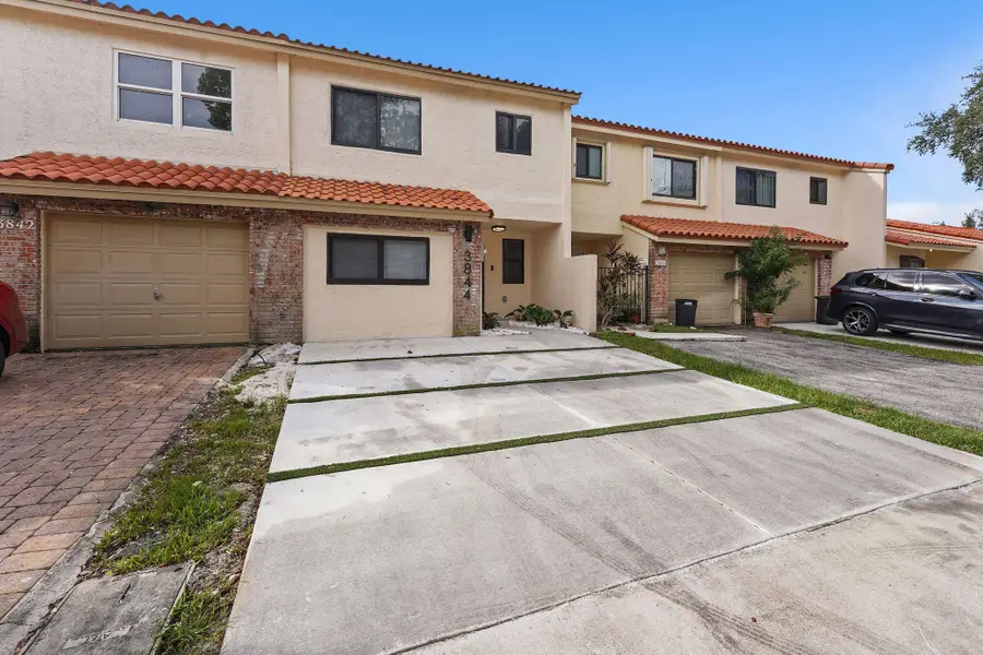 3844 Atlanta Street, Hollywood, FL 33021 - #2
