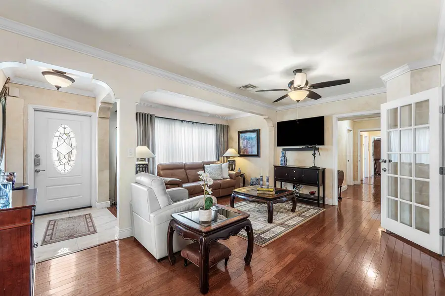800 NE 6th Street #1, Fort Lauderdale, FL 33304 - #2