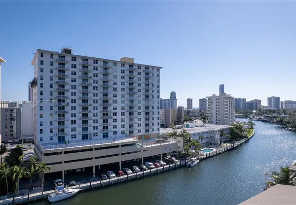 427 Golden Isles #9G, Hallandale Beach, FL 33009