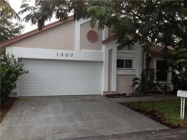 1307 E Glen Oak Road, North Lauderdale, FL 33068