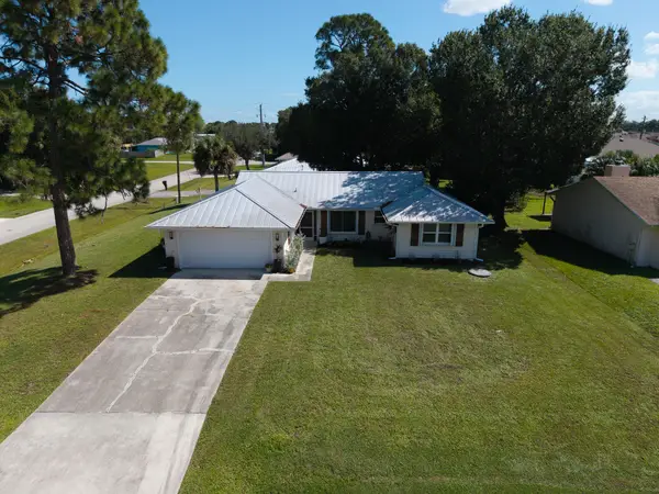 2201 SW Picture Terrace, Port St Lucie, FL 34953