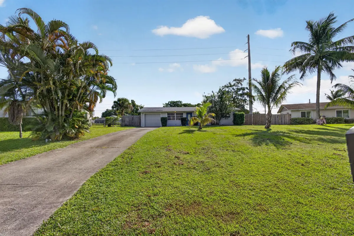 446 E Shadyside Circle, West Palm Beach, FL 33415 - #1