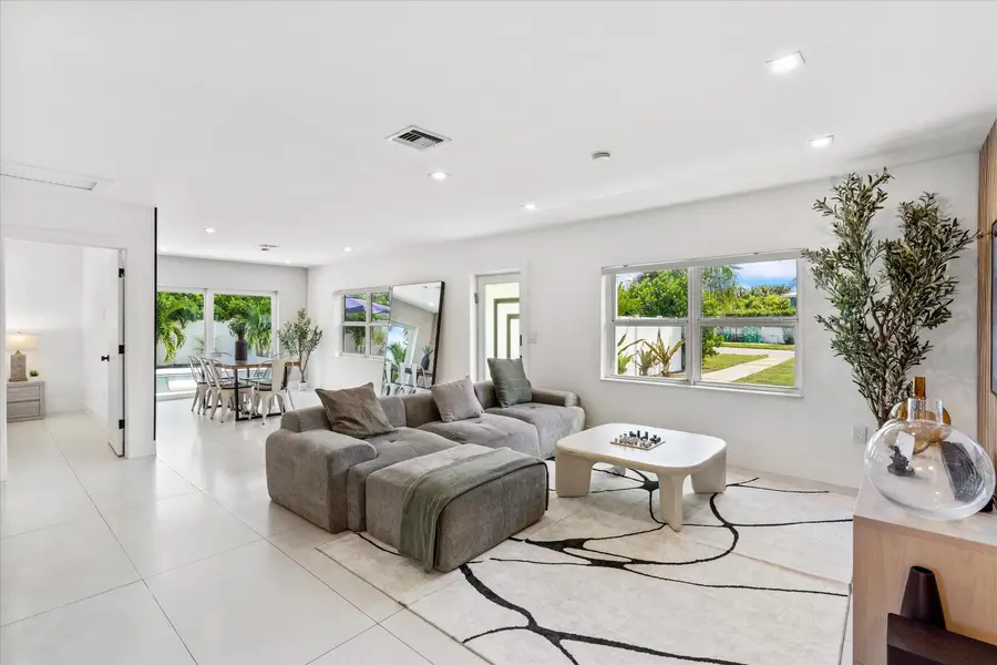 209 NE 27th Drive, Wilton Manors, FL 33334 - #3