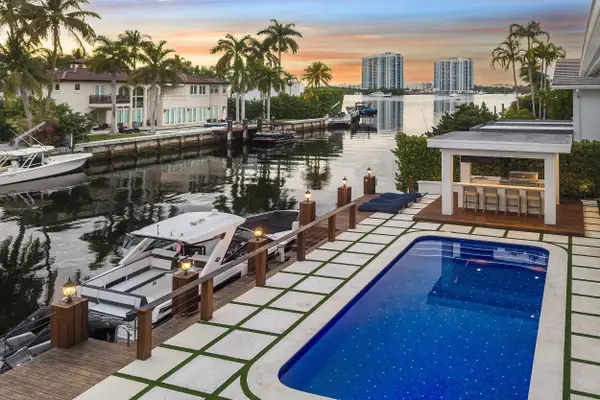 16430 NE 30th Avenue, North Miami Beach, FL 33160
