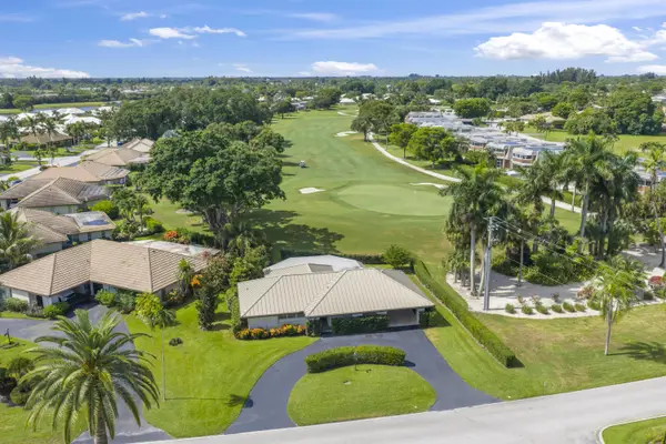 137 Clubhouse Boulevard, Atlantis, FL 33462
