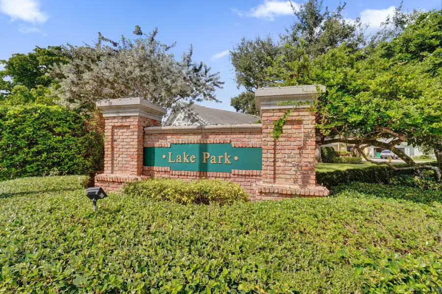 8932 S Lake Park Circle S, Davie, FL 33328 - #2