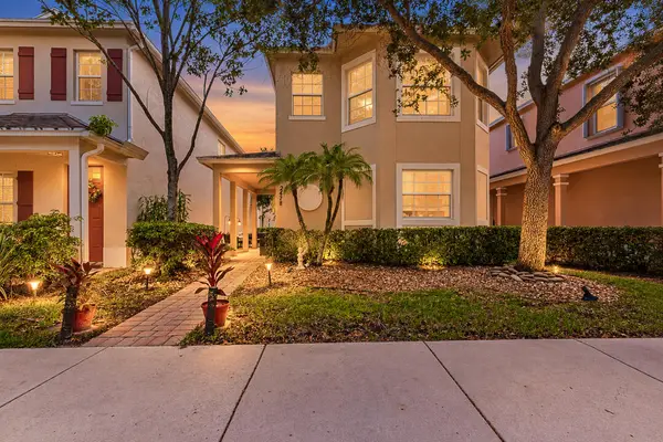 2478 SE Pineland Drive, Port St Lucie, FL 34952