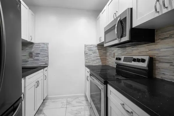 2170 NE 51st Court #B23, Fort Lauderdale, FL 33308