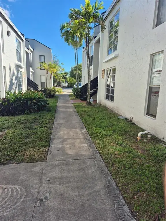 4429 Treehouse Lane #28 F, Tamarac, FL 33319