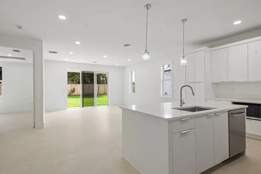 4606 Hibiscus Avenue, West Palm Beach, FL 33417 - #3