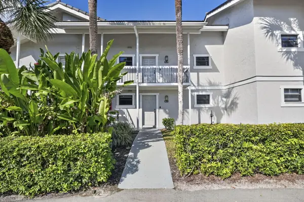 11863 Wimbledon Circle #416, Wellington, FL 33414