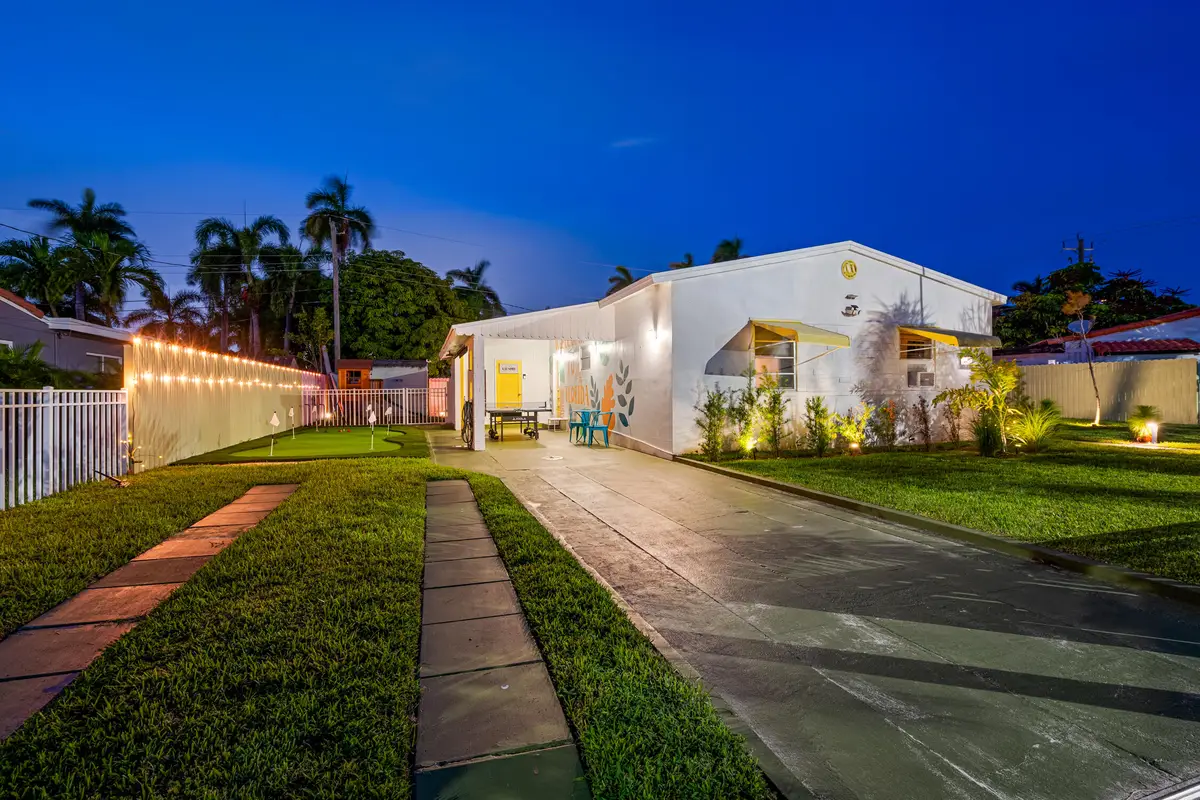 913 NE 2nd Court, Hallandale Beach, FL 33009 - #1