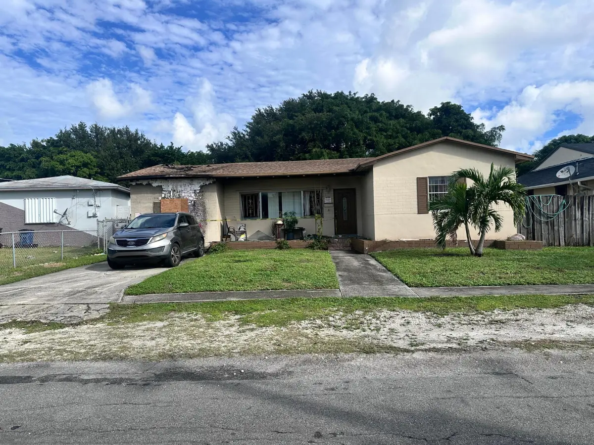 712 NW 9th Court Nw, Hallandale Beach, FL 33009 - #1