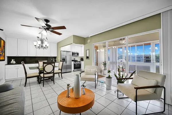 5300 Washington Street #G323, Hollywood, FL 33021