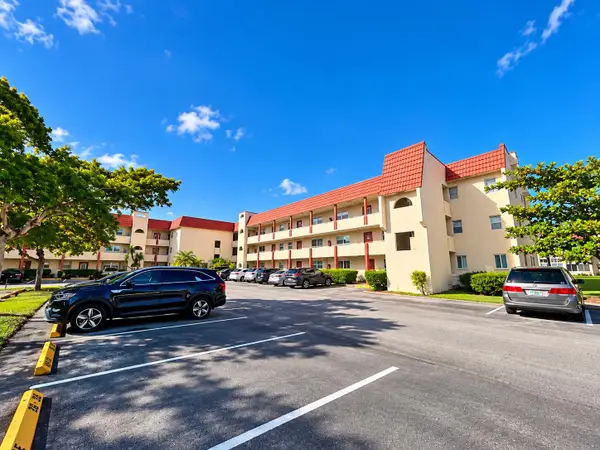 8040 N Sunrise Lakes Drive N #106, Sunrise, FL 33322