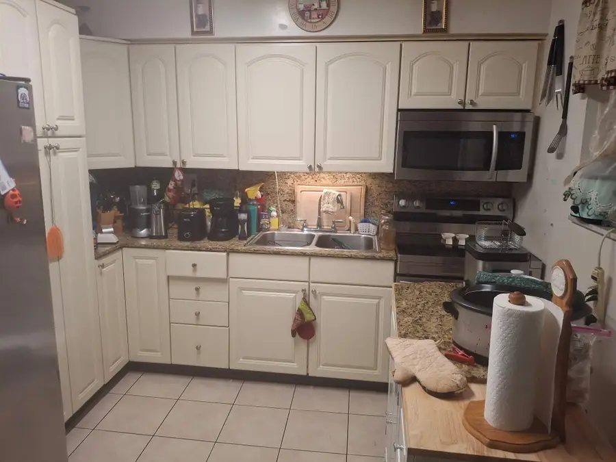 537 NW 17th Avenue, Fort Lauderdale, FL 33311 - #2