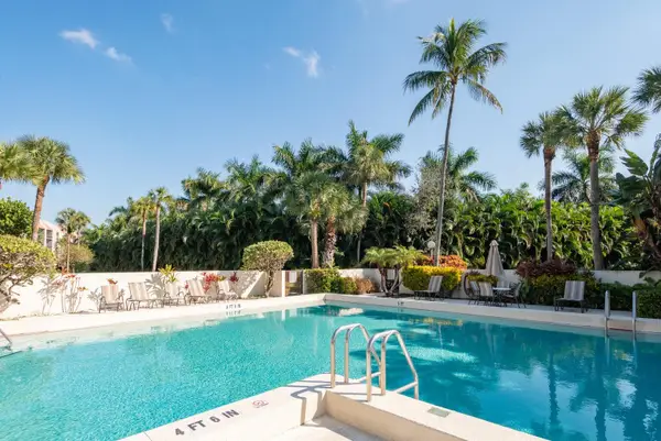 2500 Presidential Way #405, West Palm Beach, FL 33401