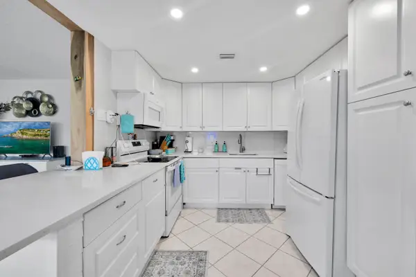 363 Wellington J, West Palm Beach, FL 33417