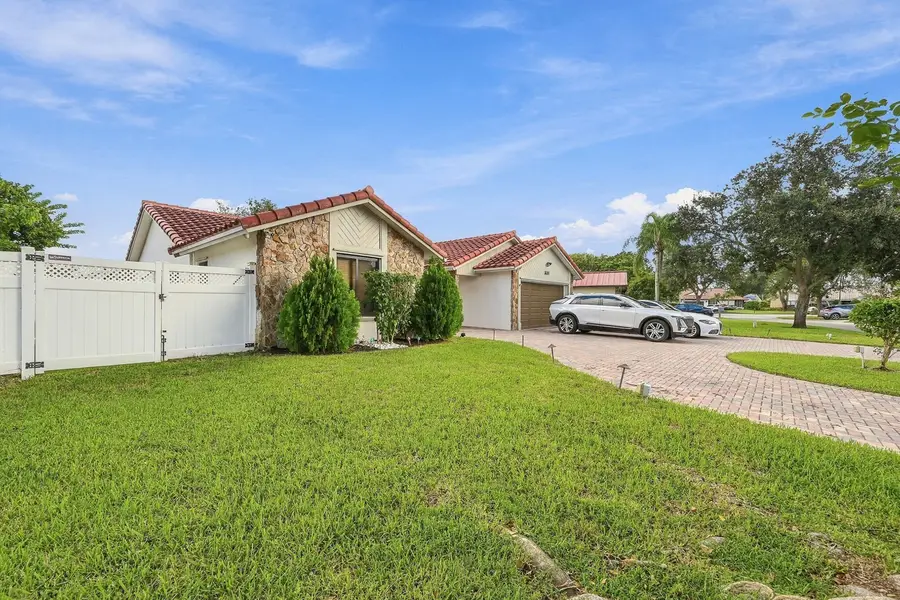 331 NW 107th Avenue, Coral Springs, FL 33071 - #2