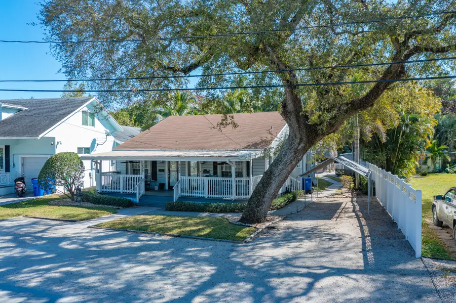 202 SE 10th Street, Fort Lauderdale, FL 33316 - #2