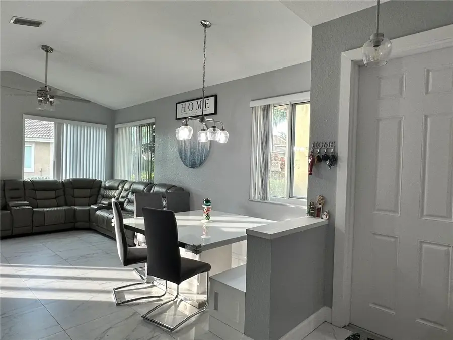 1102 SW 158th Avenue, Pembroke Pines, FL 33027 - #3