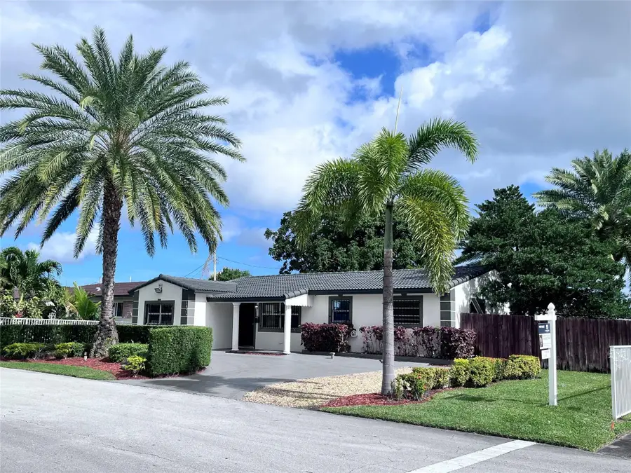 1425 S 25th Avenue, Hollywood, FL 33020 - #2