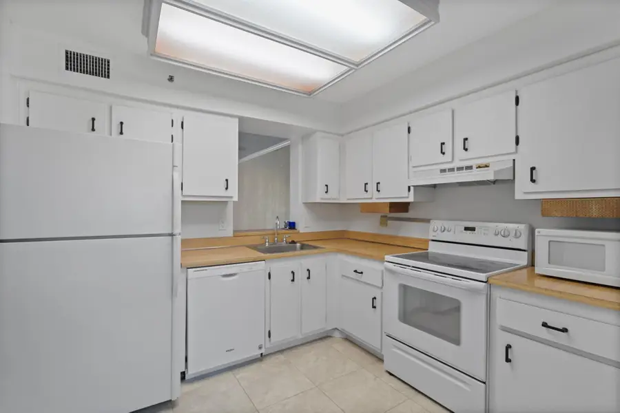 4550 NW 18th Avenue #301, Deerfield Beach, FL 33064 - #2