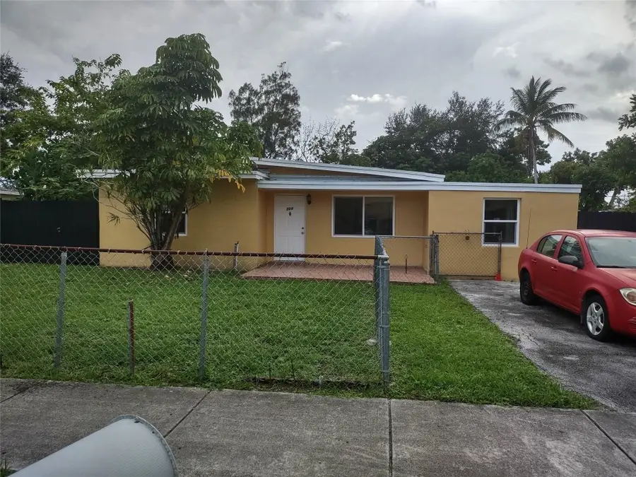 128 Miami Gardens Road, West Park, FL 33023 - #2