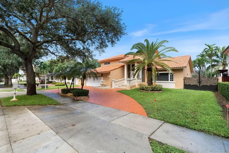 8235 NW 164th Street, Miami Lakes, FL 33016 - #3