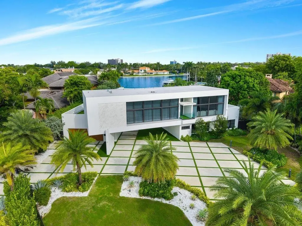 19 Gatehouse Road, Sea Ranch Lakes, FL 33308 - #1