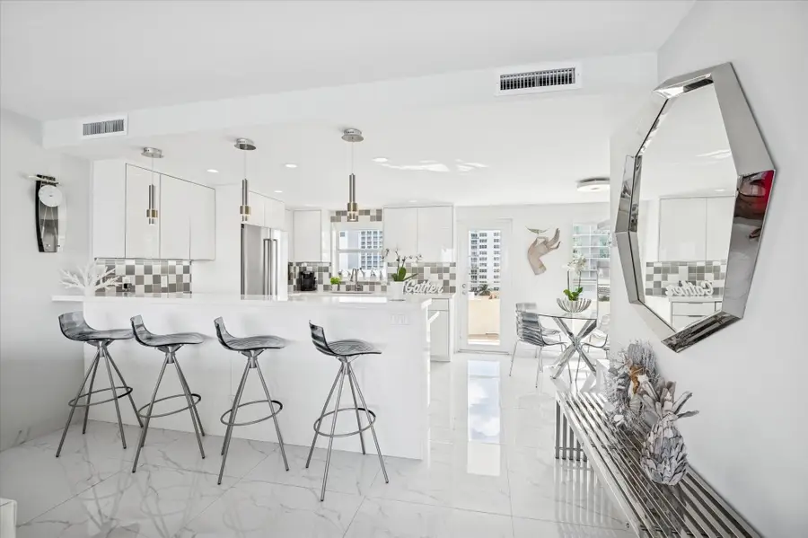 215 N Birch #8C, Fort Lauderdale, FL 33304 - #3