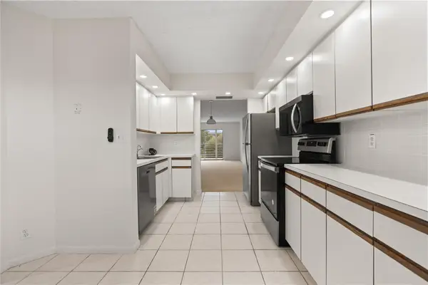 1801 Eleuthera Point #J3, Coconut Creek, FL 33066