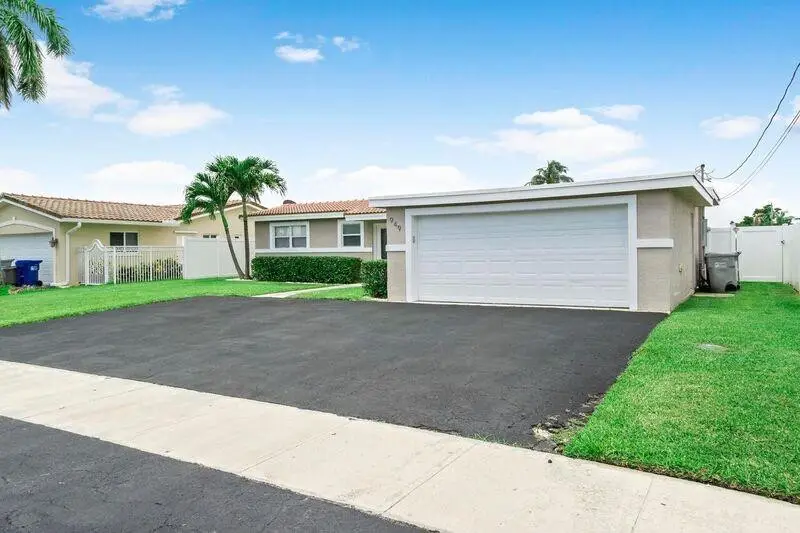 949 SE 10th Court, Pompano Beach, FL 33060 - #1