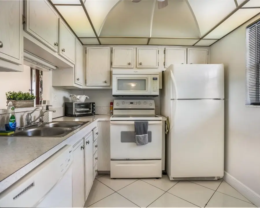 4705 NW 35th Street #411, Lauderdale Lakes, FL 33319 - #2