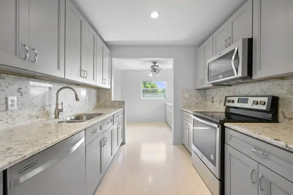 550 SW 137th Avenue #401L, Pembroke Pines, FL 33027