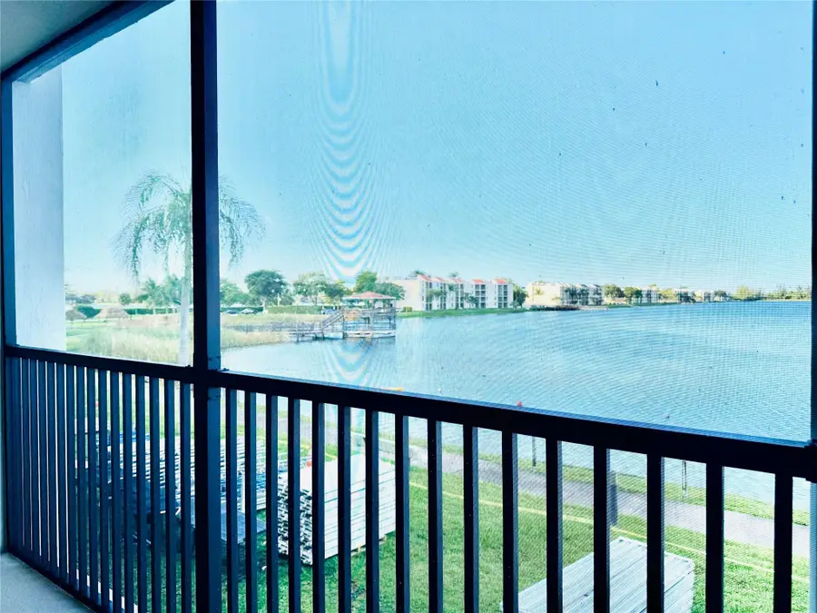 112 Lake Emerald #206, Oakland Park, FL 33309 - #3