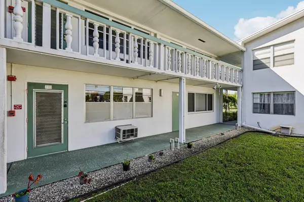 270 Newport R #270, Deerfield Beach, FL 33442