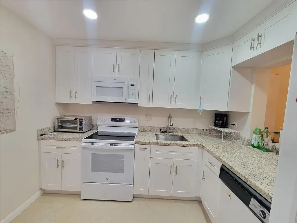 5945 Del Lago Circle #105, Sunrise, FL 33313 - #1