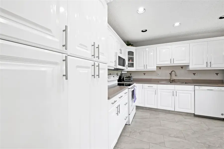 1621 NW 20th Avenue #203, Delray Beach, FL 33445 - #3