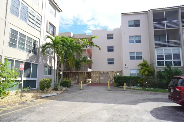 2821 Somerset Drive #203, Fort Lauderdale, FL 33311